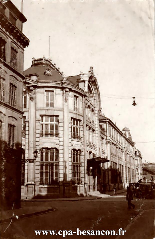 BESANÇON - La poste - carrefour Proudhon République